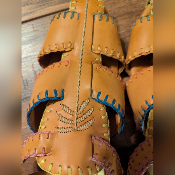 Farm Rio Colorful Stitched Leather Sandals Size 7 - Picture 3 of 11